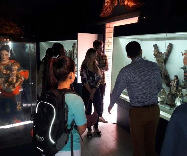 Visita a museos.